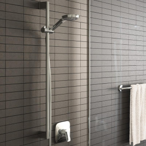 Душевой набор со штангой 65 см Hansgrohe Crometta 100 1jet 26652400 Белый/Хром